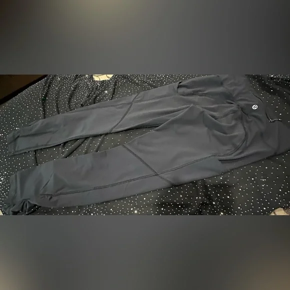 Lululemon scrunch leg leggings - Picture 1 of 3